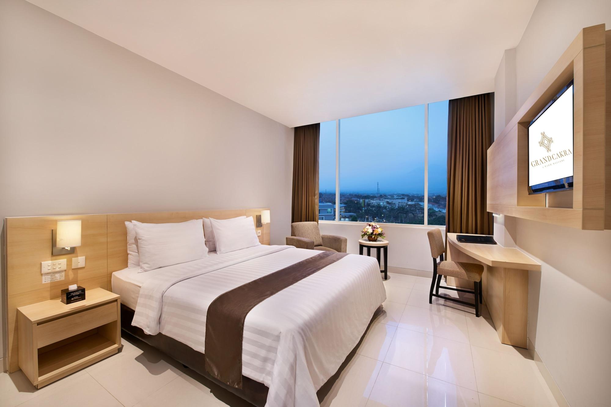 Grand Cakra Hotel Malang Exterior foto