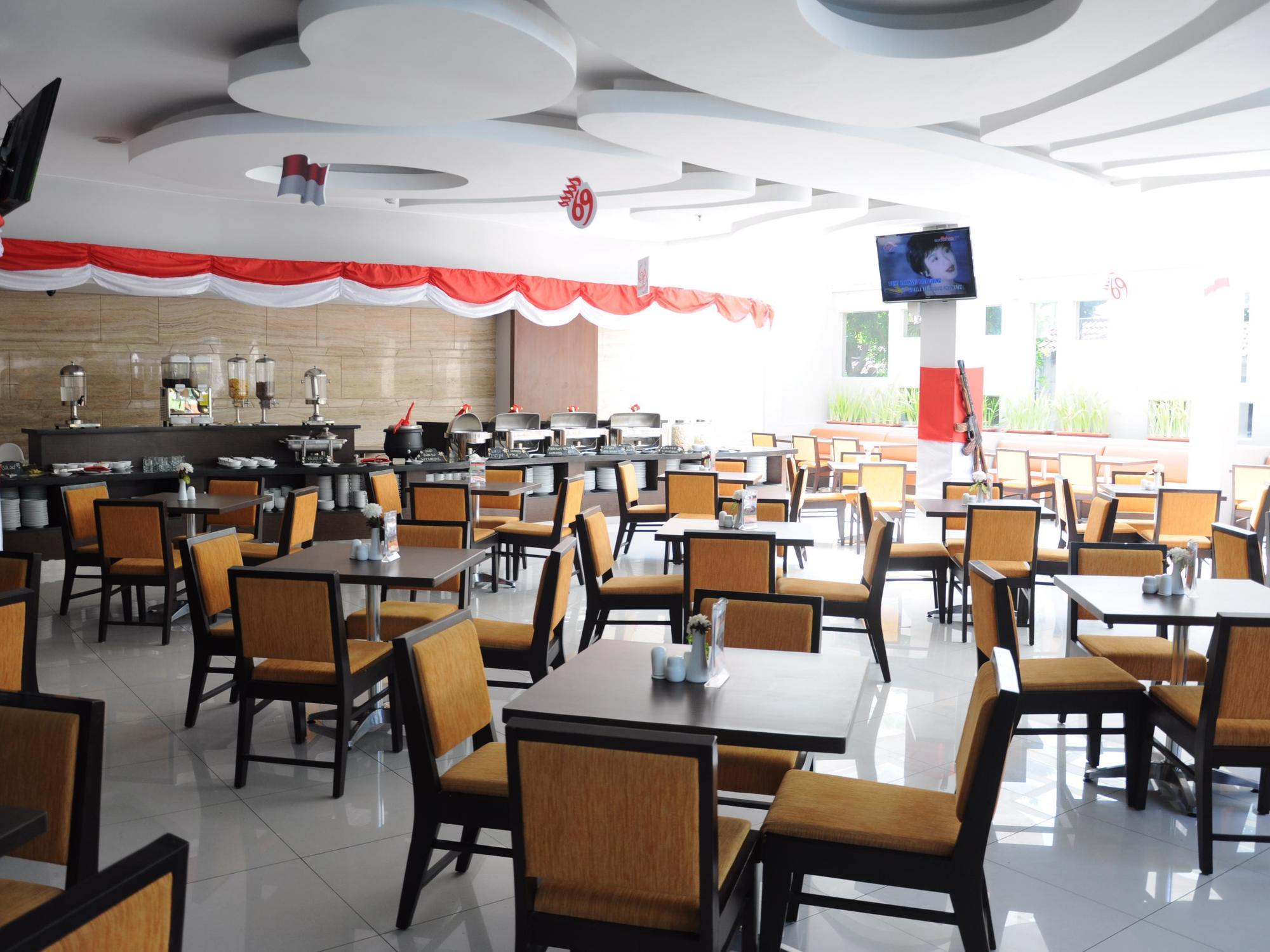 Grand Cakra Hotel Malang Exterior foto